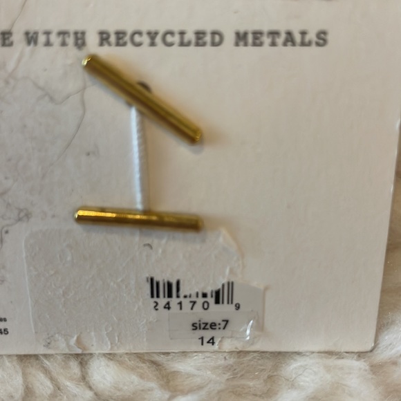 NWT Madewell Simple Stackable Gold Ring Set, size 7 - Picture 6 of 6